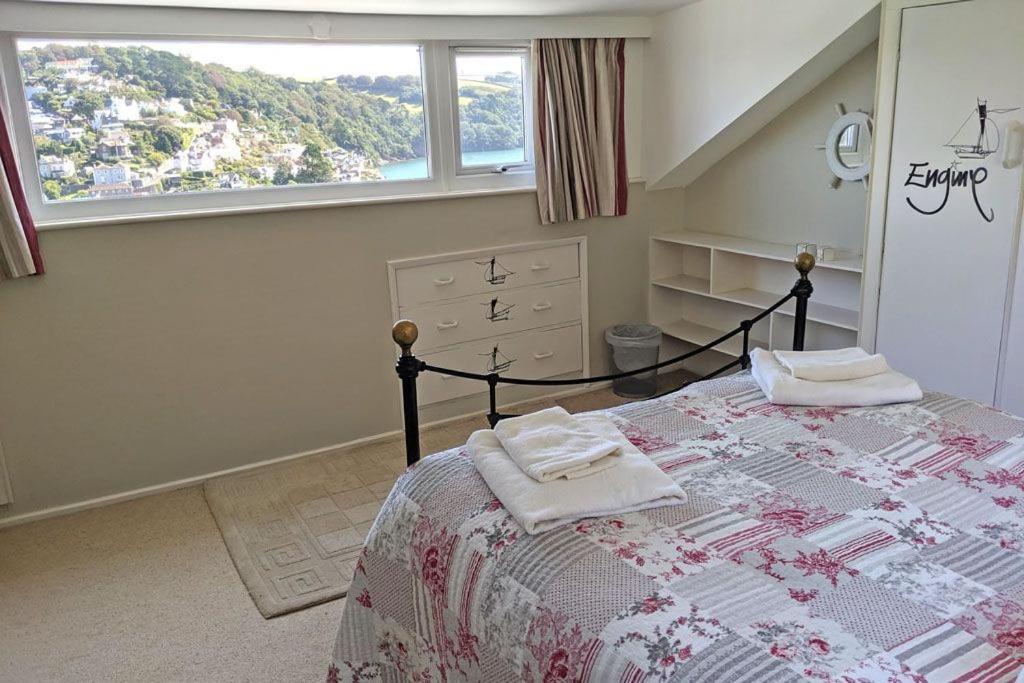 Villa Out To Sea - Stunning Views, Elevated Position With Onsite Parking à Dartmouth Extérieur photo